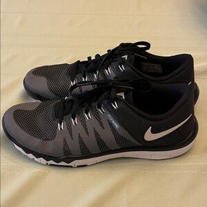 Nike Black and Gray Running Shoes